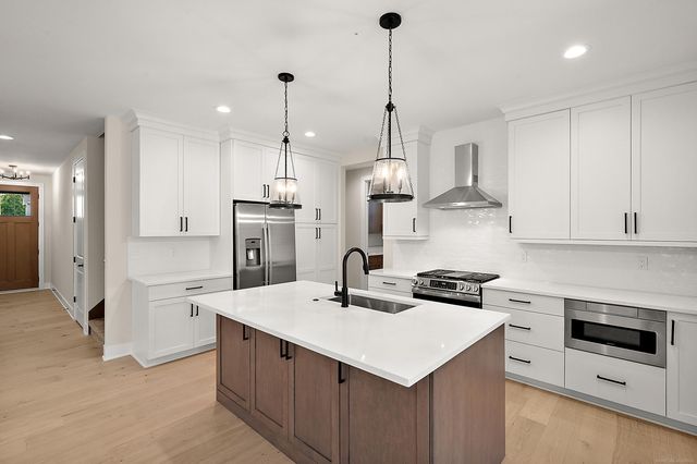5896 Willow Grove Drive, Troy, MI 48085