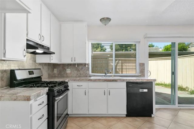 11 Rosemary 20, Irvine, CA 92604