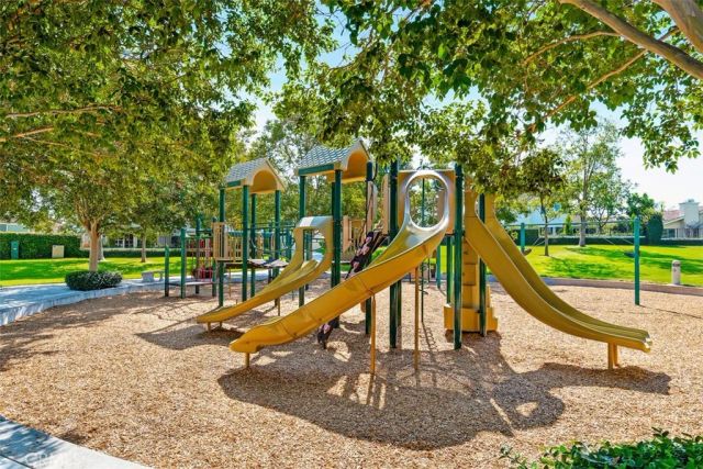 11 Rosemary 20, Irvine, CA 92604