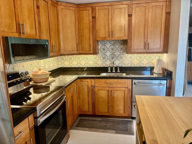 10979 SW 75th St, Miami, FL 33173