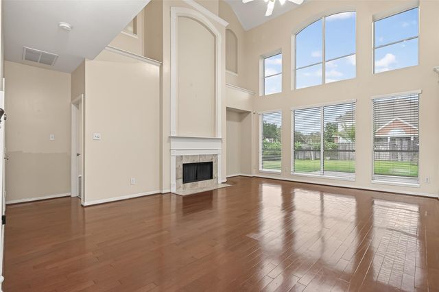 5907 Indian Hills Lane, Sugar Land, TX 77479