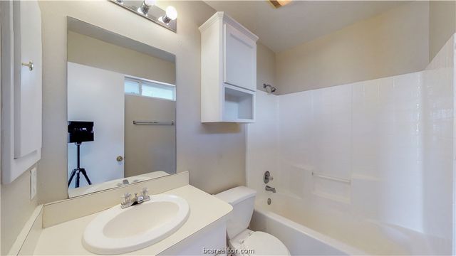 1509 Hollowhill Drive D, Bryan, TX 77802