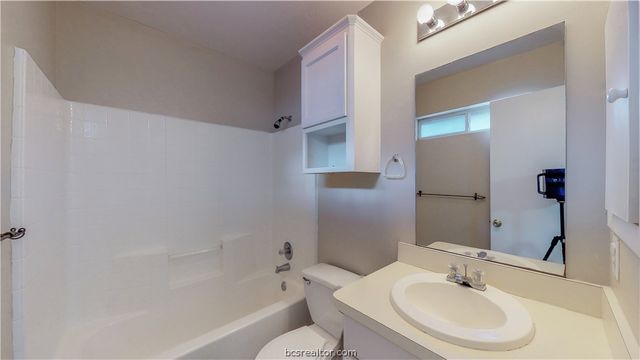 1509 Hollowhill Drive D, Bryan, TX 77802