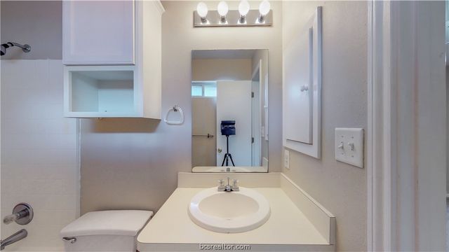 1509 Hollowhill Drive D, Bryan, TX 77802