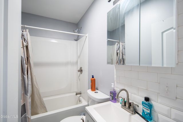 1529 7th Avenue, Watervliet, NY 12189