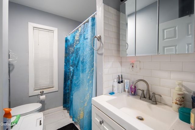 1529 7th Avenue, Watervliet, NY 12189