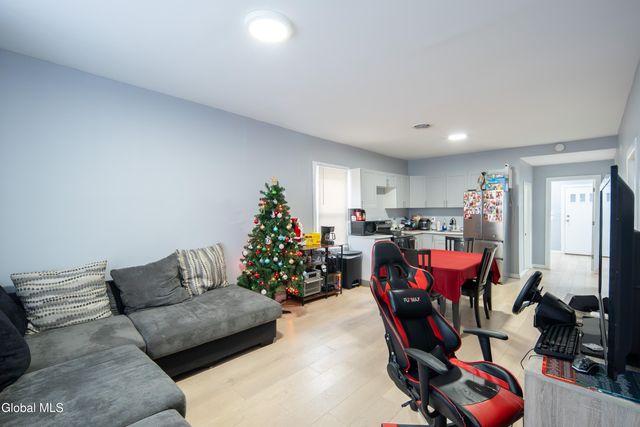 1529 7th Avenue, Watervliet, NY 12189