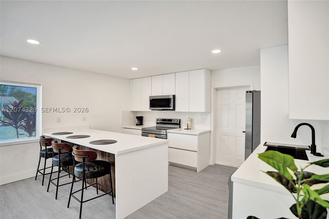 6104 SW 33rd St, Miramar, FL 33023