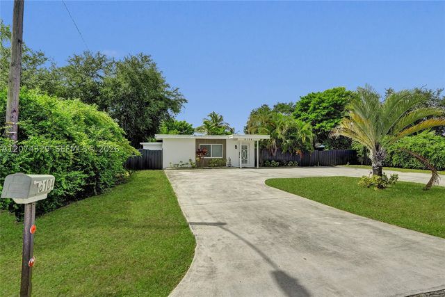 6104 SW 33rd St, Miramar, FL 33023
