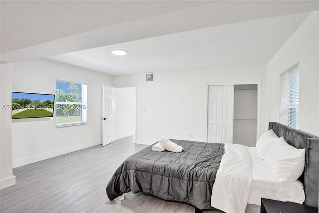 6104 SW 33rd St, Miramar, FL 33023