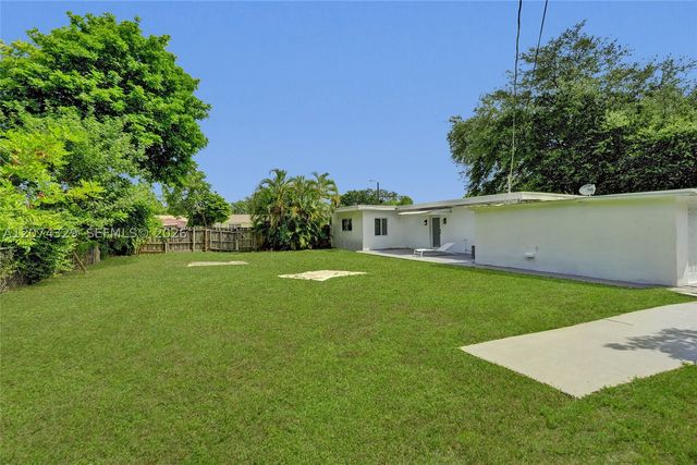 6104 SW 33rd St, Miramar, FL 33023