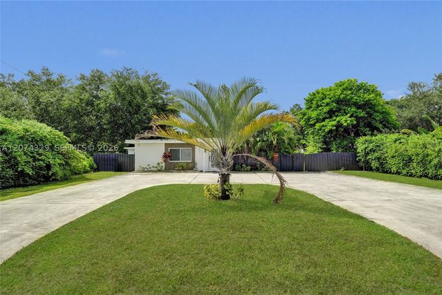 6104 SW 33rd St, Miramar, FL 33023
