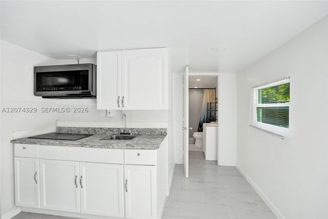 6104 SW 33rd St, Miramar, FL 33023