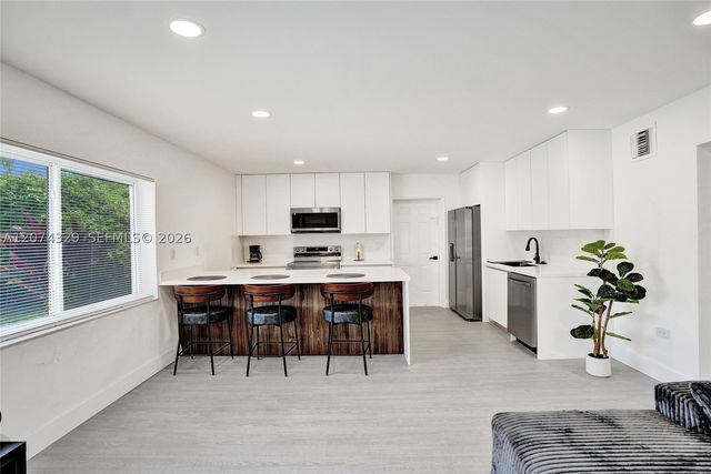 6104 SW 33rd St, Miramar, FL 33023