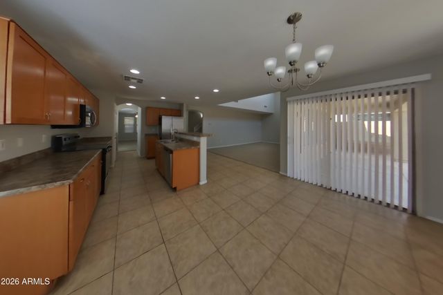 3868 W GOLDMINE MOUNTAIN Drive, San Tan Valley, AZ 85144