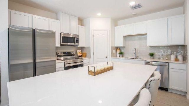 3570 SUMMIT VIEW WAY, Lakeland, FL 33803