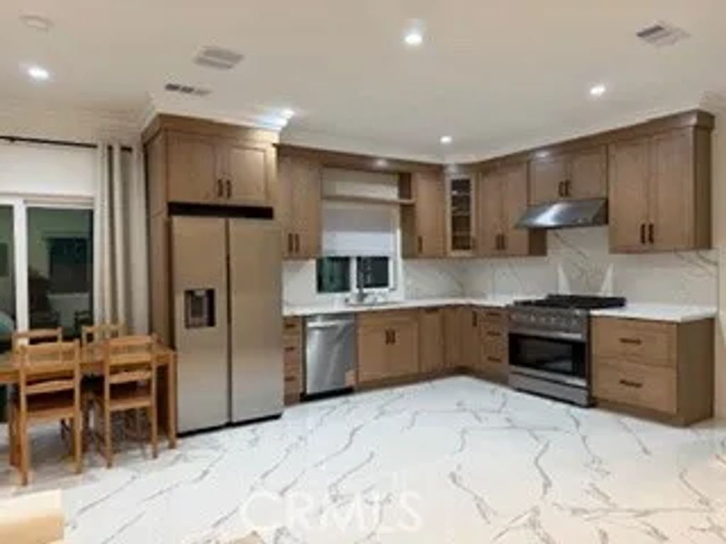 10460 Crane, Fountain Valley, CA 92708