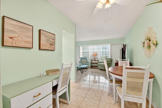 5203 NE 24th Terrace B-105, Fort Lauderdale, FL 33308