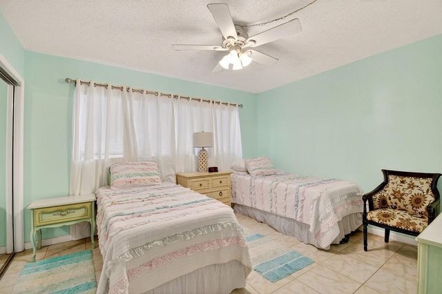5203 NE 24th Terrace B-105, Fort Lauderdale, FL 33308