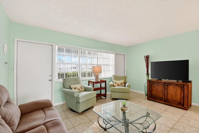 5203 NE 24th Terrace B-105, Fort Lauderdale, FL 33308