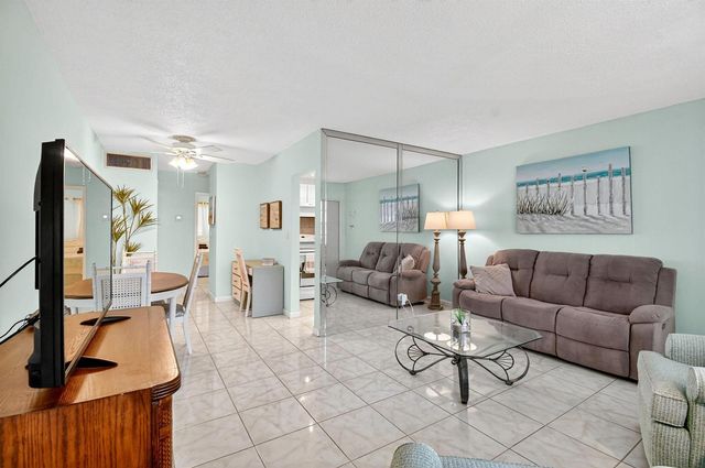 5203 NE 24th Terrace B-105, Fort Lauderdale, FL 33308