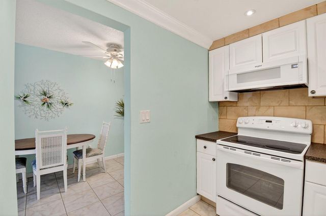 5203 NE 24th Terrace B-105, Fort Lauderdale, FL 33308