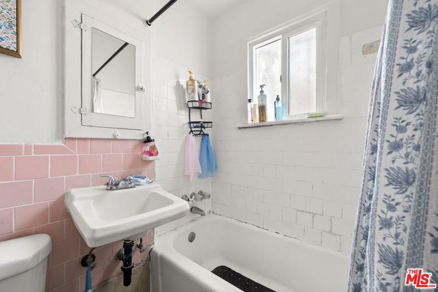 358 E 73rd Street, Los Angeles, CA 90003