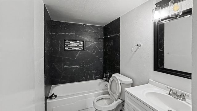 130 Astoria Drive, Cedar Hill, TX 75104