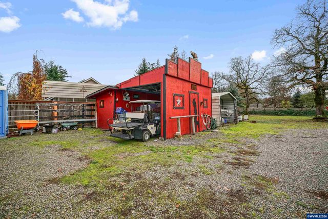 8550 Aumsville Hwy SE, Salem, OR 97317
