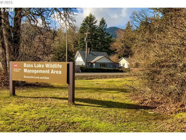 1015 E CASCADE Dr, North Bonneville, WA 98639