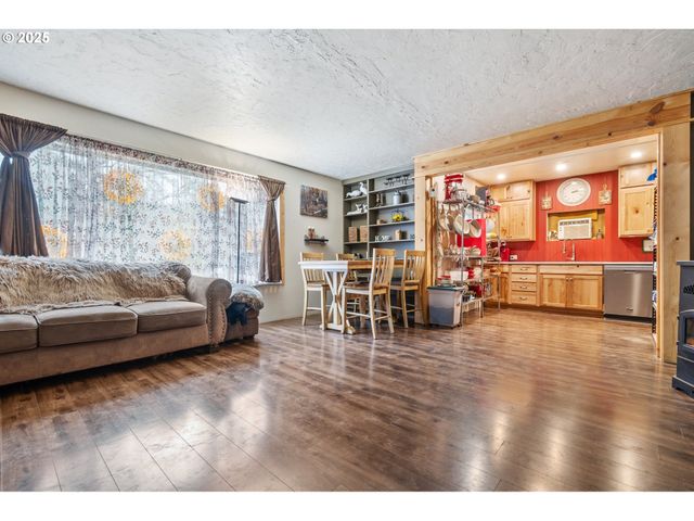 1015 E CASCADE Dr, North Bonneville, WA 98639