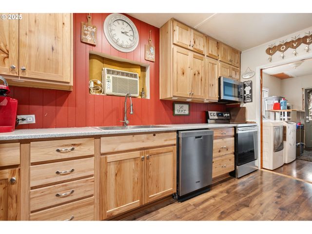 1015 E CASCADE Dr, North Bonneville, WA 98639