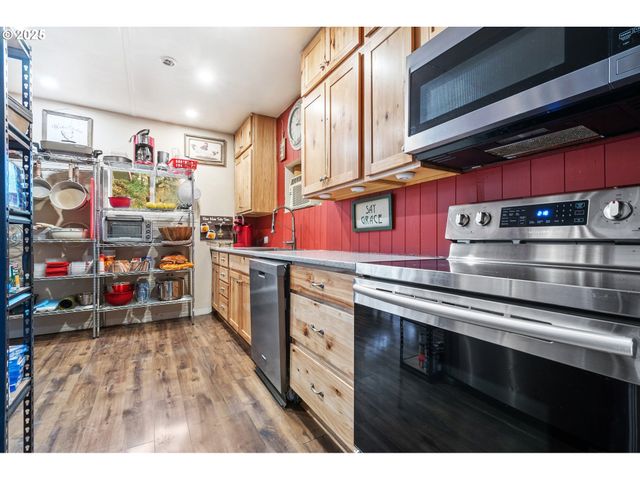 1015 E CASCADE Dr, North Bonneville, WA 98639