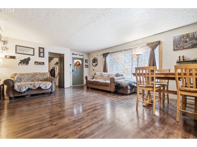 1015 E CASCADE Dr, North Bonneville, WA 98639