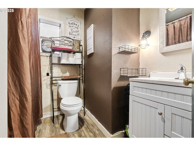 1015 E CASCADE Dr, North Bonneville, WA 98639