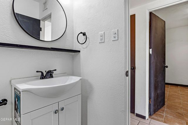 8832 MOUNT HAGAN Drive, El Paso, TX 79904