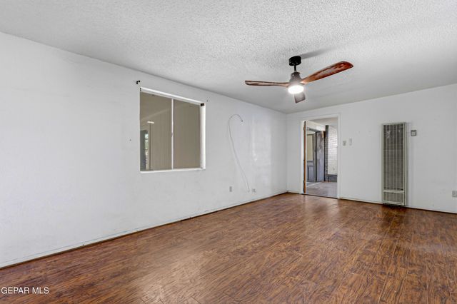 8832 MOUNT HAGAN Drive, El Paso, TX 79904