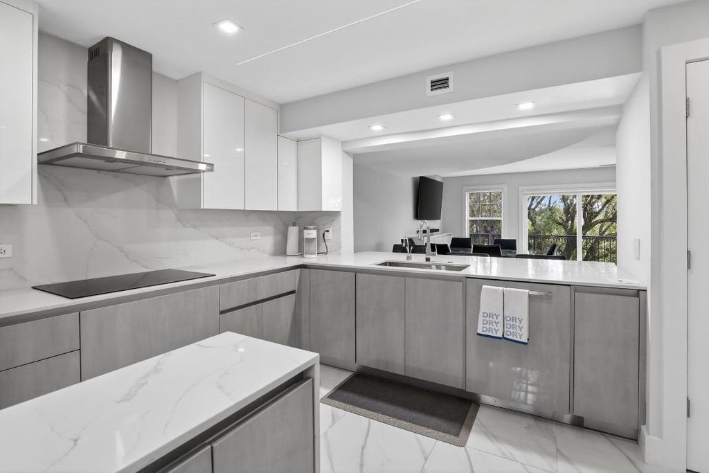 650 Tennis Club Drive 311, Fort Lauderdale, FL 33311