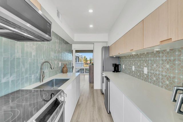 1221 Hillsboro Mile 39c, Hillsboro Beach, FL 33062