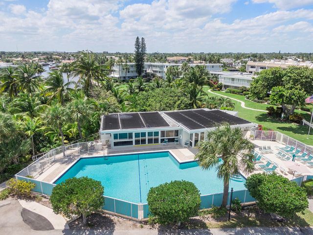 1221 Hillsboro Mile 39c, Hillsboro Beach, FL 33062