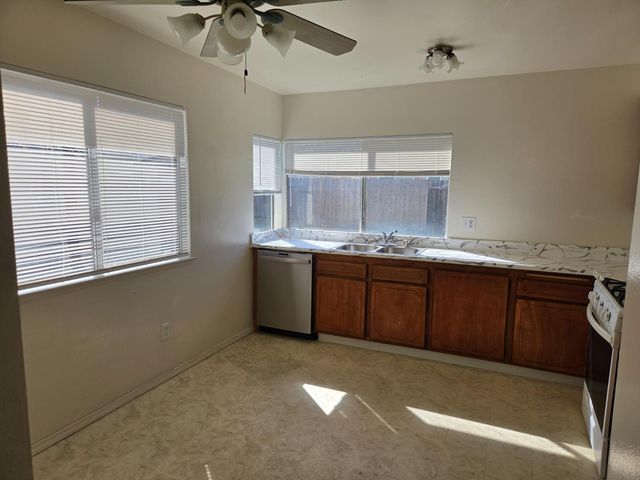 7908 Camrose Way, Sacramento, CA 95828