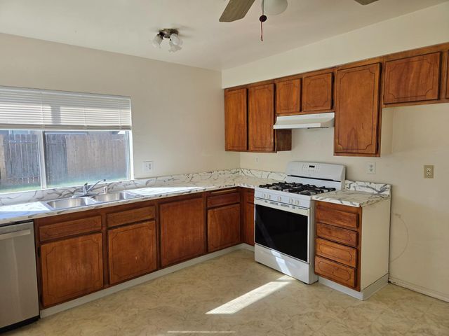 7908 Camrose Way, Sacramento, CA 95828