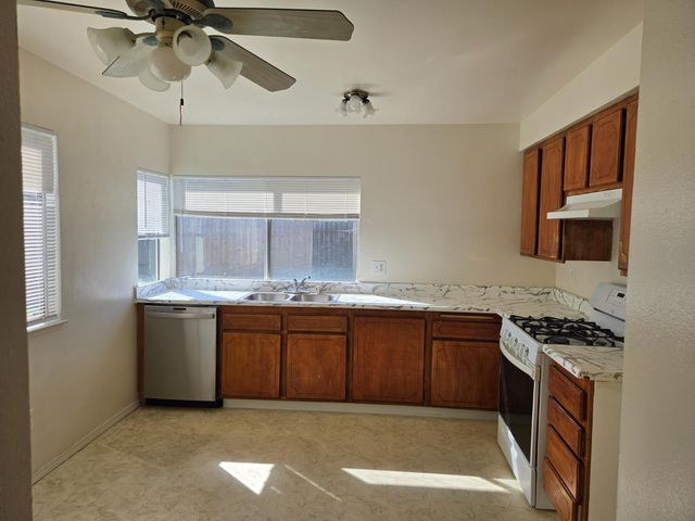 7908 Camrose Way, Sacramento, CA 95828