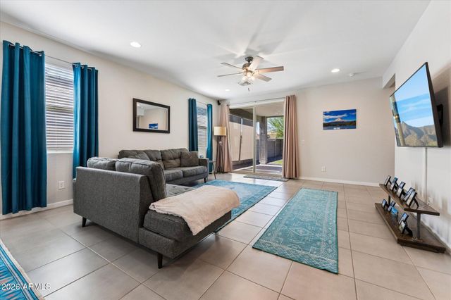 6740 W PEDRO Lane, Laveen, AZ 85339