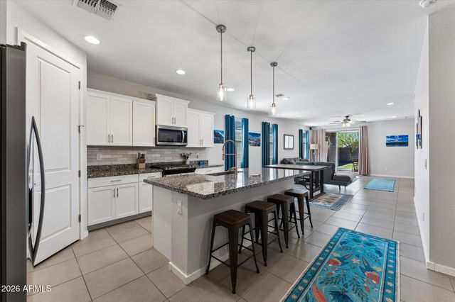 6740 W PEDRO Lane, Laveen, AZ 85339
