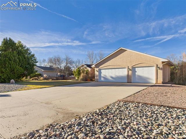 331 S Nicklaus Drive, Pueblo West, CO 81007