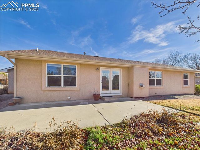 331 S Nicklaus Drive, Pueblo West, CO 81007