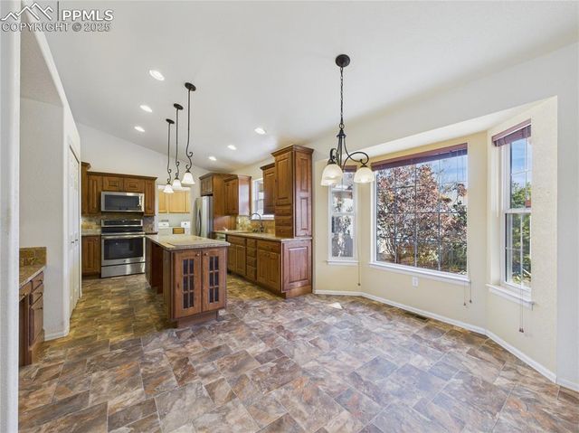 331 S Nicklaus Drive, Pueblo West, CO 81007