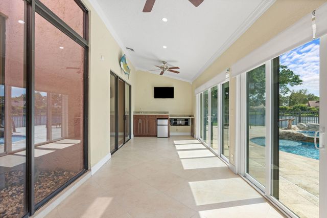11220 NW 2nd Manor, Coral Springs, FL 33071