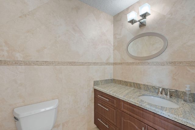 11220 NW 2nd Manor, Coral Springs, FL 33071